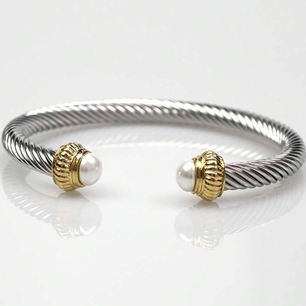 Textured silver bracelet #746